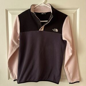 Girls Northface Fleec Pullover, snap collar